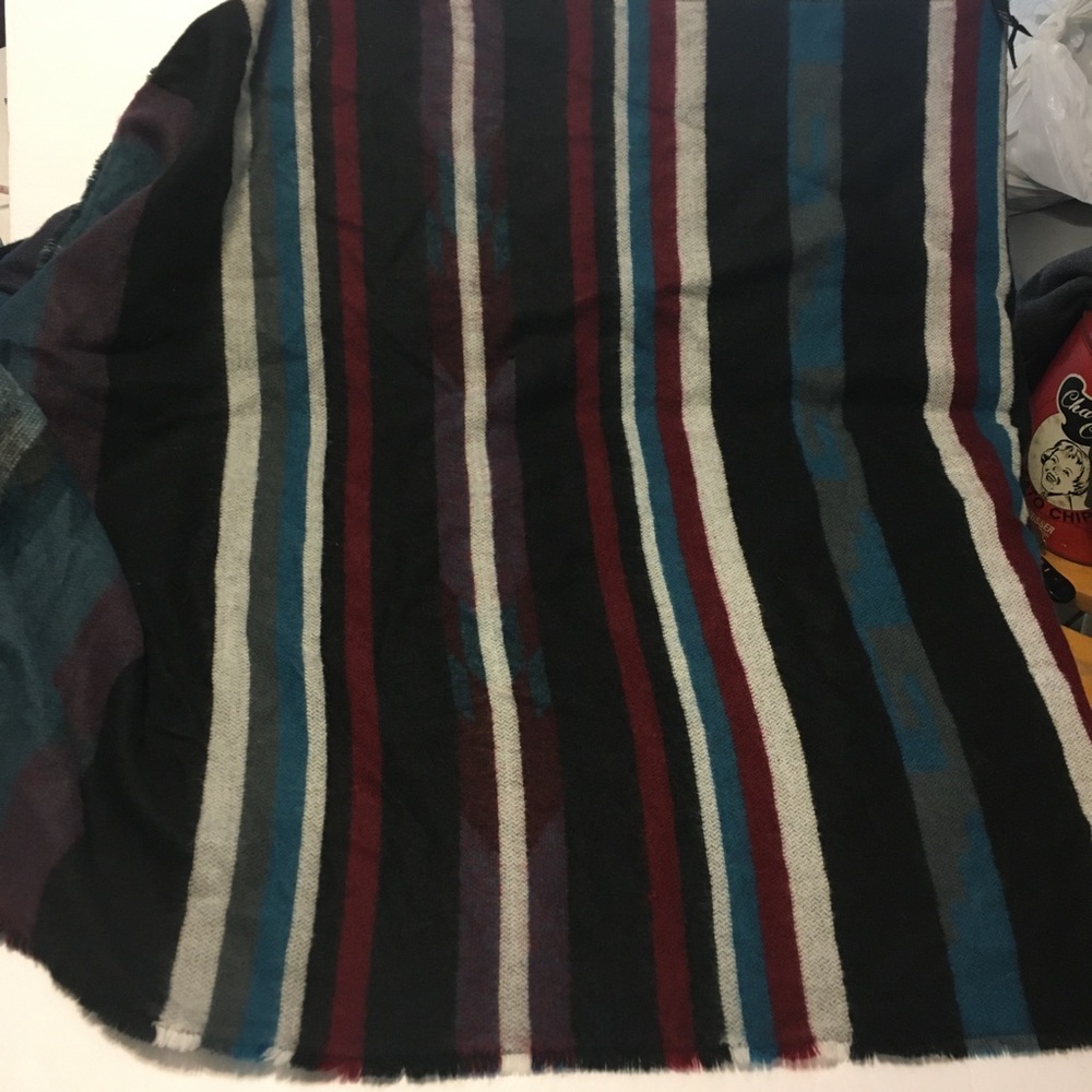 Altare Women’s Striped Fringed Poncho Scarf wrap - Picture 7 of 8